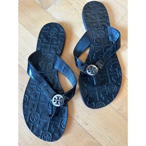 Tory Burch Miller Black Patent Leather Thong Sandals Silver Logo Medallion 7M